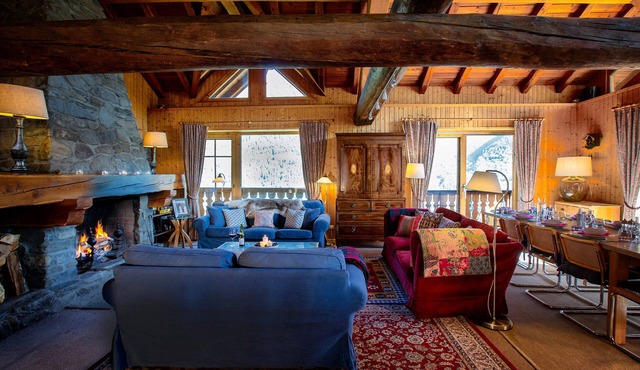 Large 6 bedroom chalet in inspoilt village in Les Arcs area,200m to nearest lift