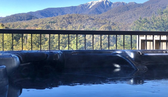 Large 6 Bedroom Family Home - Great for large groups