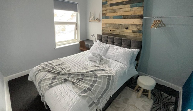 Large 6 Bedroom House in Smethwick