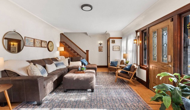 Large 6 BR House | Bay View, MKE