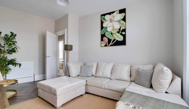 Large 6BR Home Parking Near Arbroath Beach