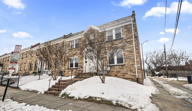 Large 6BR Property in DC | Sleeps Groups | 4 Baths