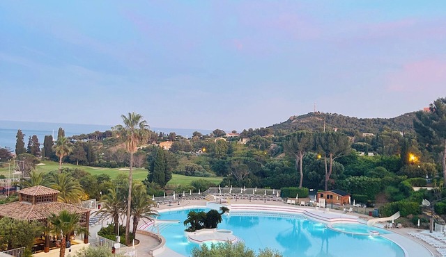 Large 70 m2 apartment with sea view