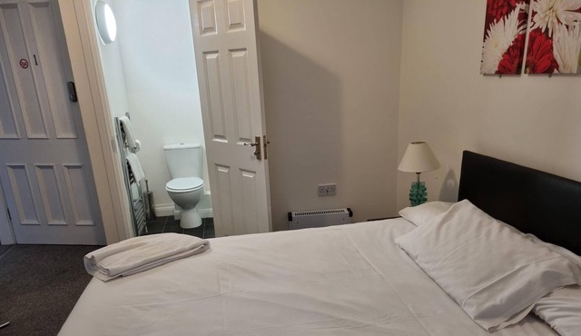 Large 9 bedroom property, amazing sea views