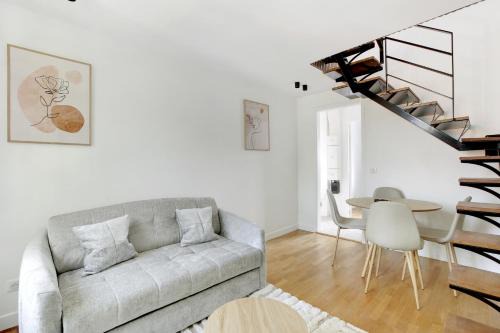 Large air-conditioned 2BR duplex - Close to Paris