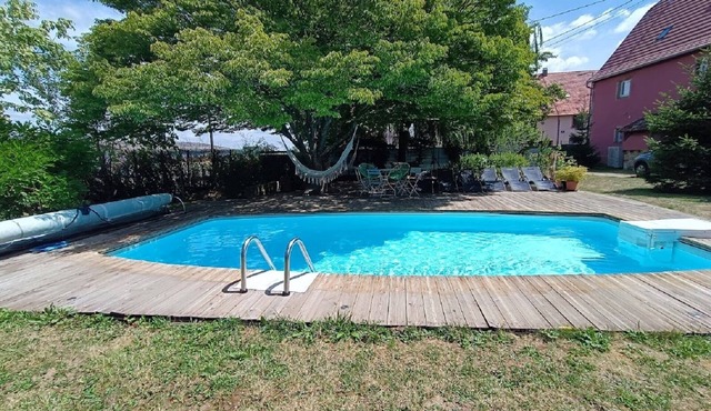 LARGE AIR-CONDITIONED APARTMENT FOR UP TO 12 PEOPLE FREE MANAGEMENT