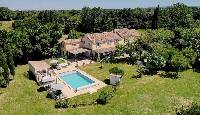 Large air-conditioned villa in Arles