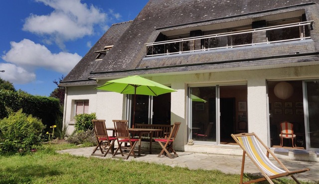 Large and beautiful vacation home (5 bedrooms and large living room of 40 m2)