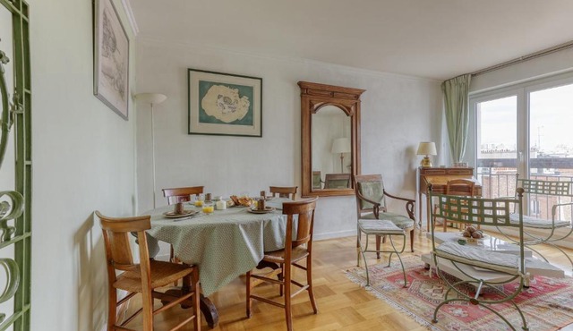 Large and Bright 2 Bdrs Flat with View - Paris 20