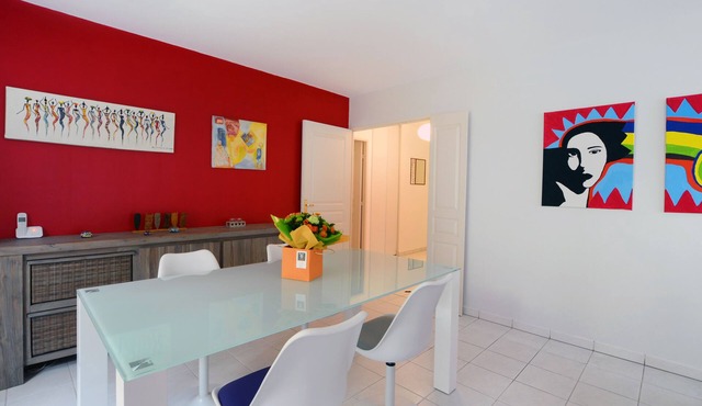 Large and bright 77 m² T3 with garage located in Garibaldi