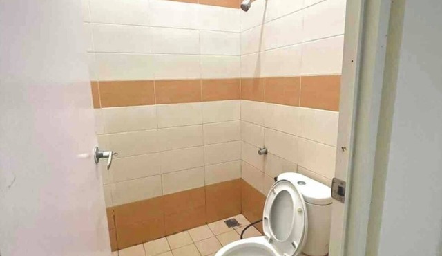 Large and Cheap Family Guesthouse in Graha Permata Kota