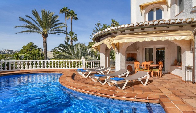 Large and comfortable villa with private pool in Moraira, on the Costa Blanca, Spain for 6 persons