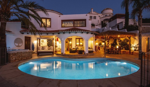 Large and comfortable villa in Moraira, on the Costa Blanca, Spain with private pool for 4 persons