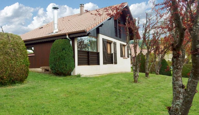 Large and cosy chalet beautiful surroundings