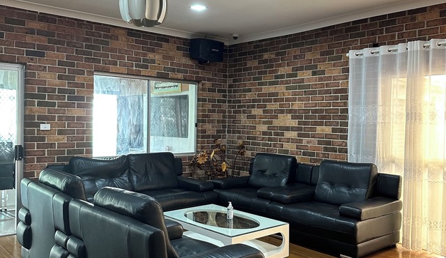 LARGE and COSY HOME IN STRATHFIELD