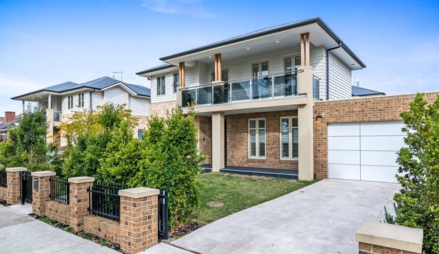 Large and Luxe in Hampton Parkside