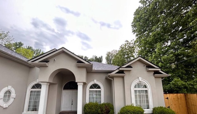 Large and Remodeled 7 BR in Westwood Neighborhood