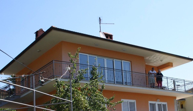 Large And Spacious Air Conditioned 90 M2 Apartment, Bright And Sunny, Sea View