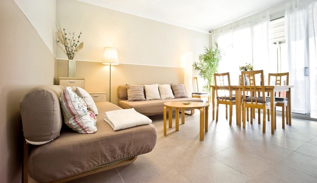 LARGE APARTMENT WITH LARGE TERRACE 6 PEOPLE