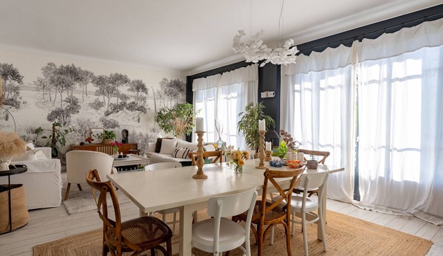 Large apartment in the center close to the beach