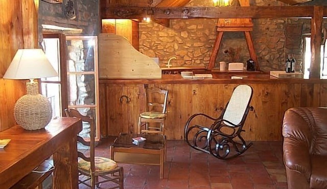 Large apartment (110 m2) of character, roof terrace with stunning view