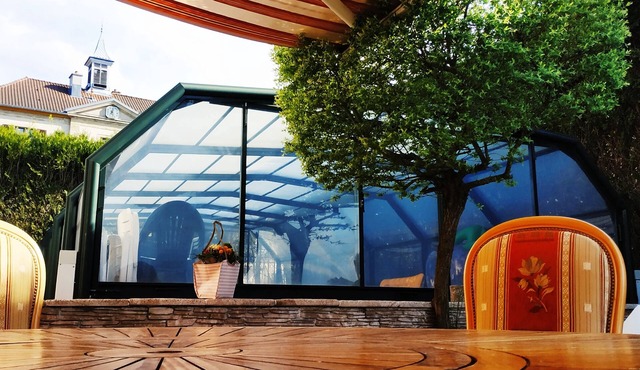 Large apartment in large 16th century house