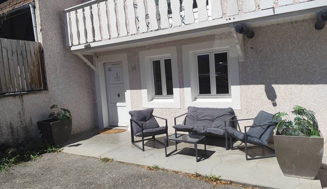 Large apartment in the center of a small village near communications,