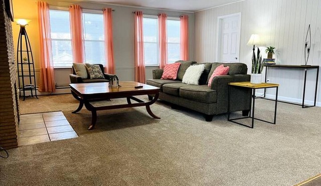 Large apartment near Merrillville, Griffith, BP