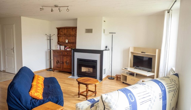 Large apartment on the 2nd floor in a townhouse