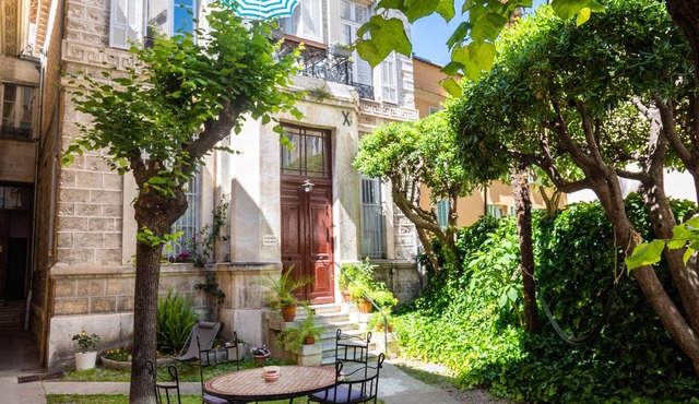 Large apartment up to 16 people in city center