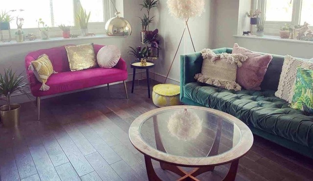 Large Apartment with Sea Views by the Beach in Margate, Sleeps 4