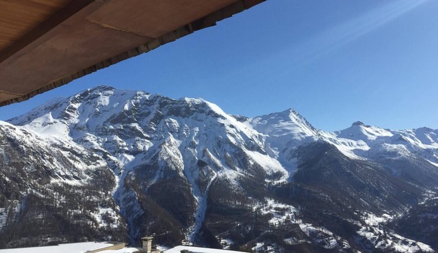 Large apartment with magnificent view 100 m from the slopes