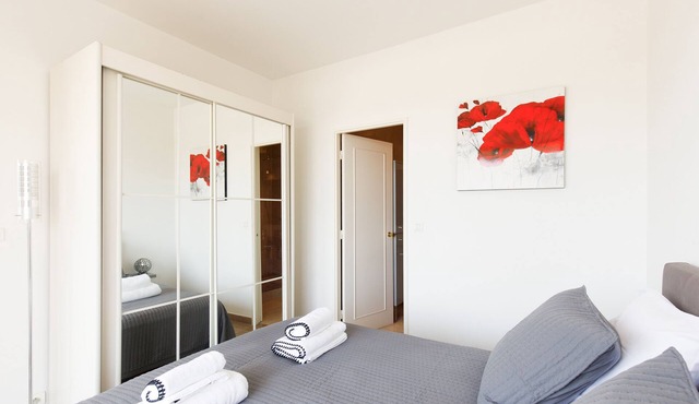 Large apartment with sea view, Palm Beach Cannes