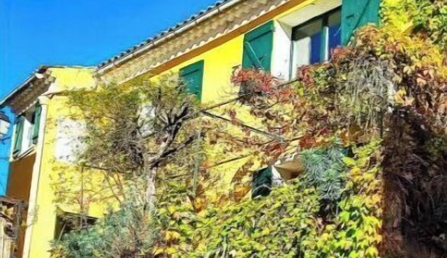 Large Artist's House with Terrace/Bright, warm and calm!