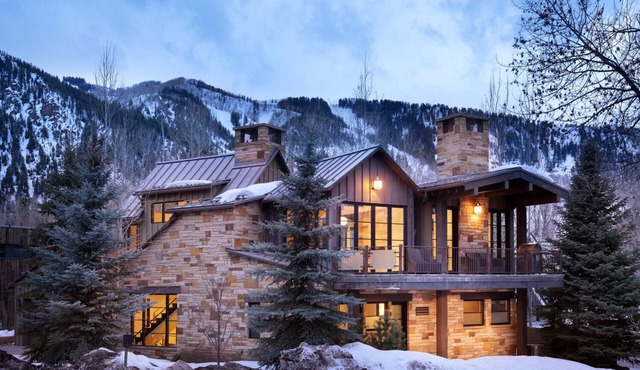 Large Aspen home next to the Hopkins Foot Bridge! Sleeps 12
