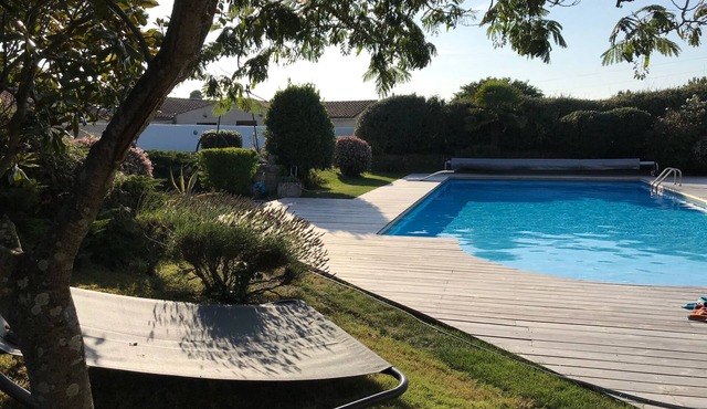 Large atypical house in the town center near the market, 5 minutes of beach