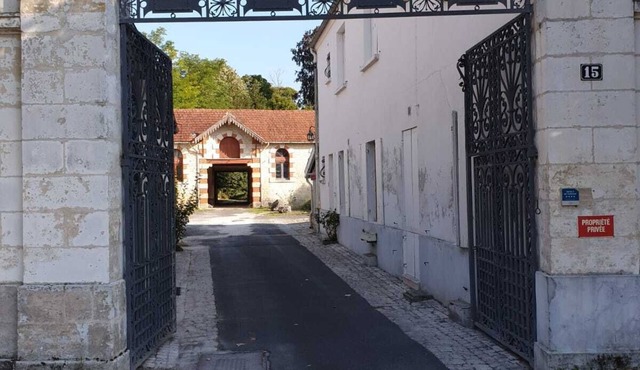 Large atypical charming house entirely renovated.