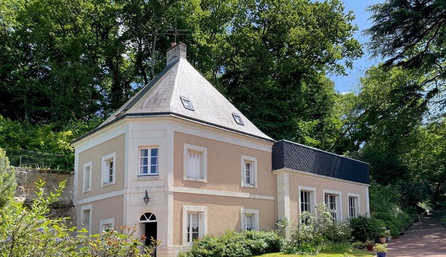 Large authentic house in the park of The Château, Fabulous environment