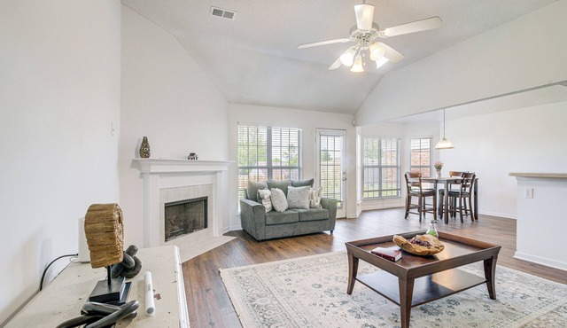 Large Backyard: Peaceful Home in Southaven!