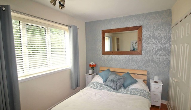 Large Balcony Apartment - Town & Races -2 Dbl Beds