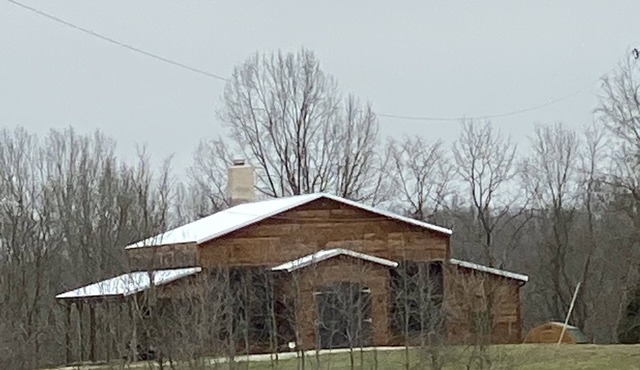 LARGE BARN WITH LIVING AREA Bourbon trail Keenland close,