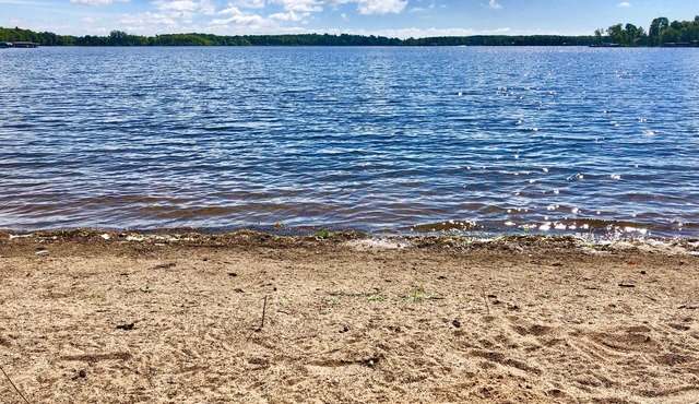 Large Bay Lake Lakefront Cabin w/Game Room & Water-View Deck, Dock and more…