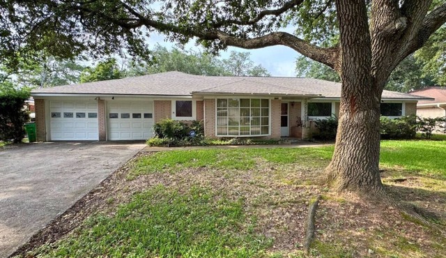 Large Baytown Home | 4BR, 2.5BA | Near Houston | Budget-Friendly