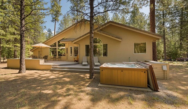 Large BBR 4Bed 4Bath home, off of GMGC 13th Hole. Next to private forest land