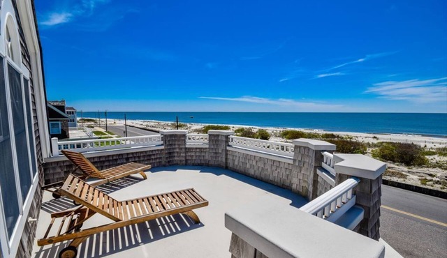 LARGE BEACH FRONT HOME WITH POOL