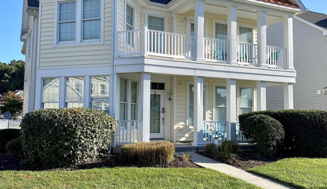 Large Beach House in Luxury Bayside Community; Pools, Clubhouse, Tennis, Piers