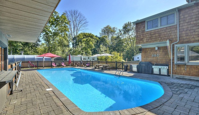 Large Beachfront Family Home with Heated Pool