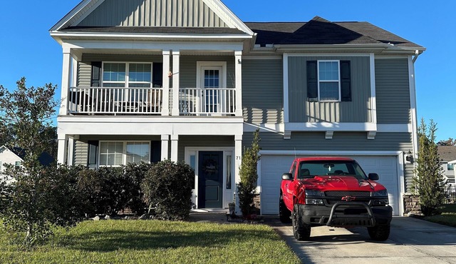 Large beautiful 4 bedroom house with room for the whole family!