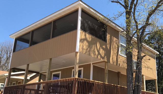 Large Beautiful Cabin Sleeps 12