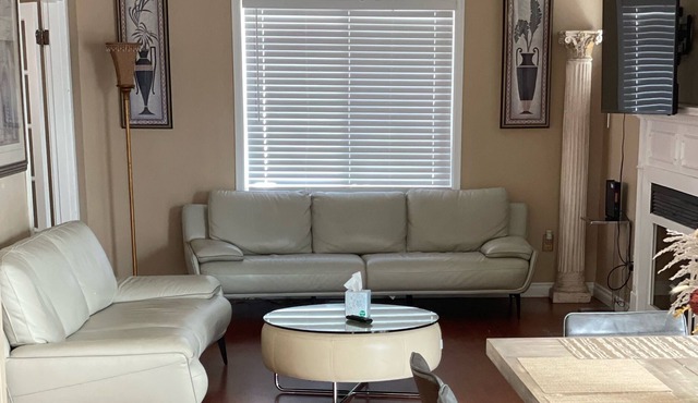 large beautiful home in the heart of Tacoma WA